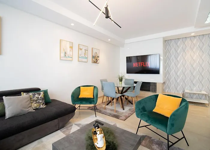 Welcome To Casa Luxe 3 King Beds Near Cfc & Tram