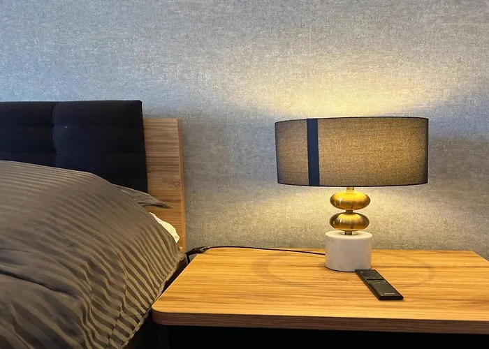 Welcome To Casa Luxe 3 King Beds Near Cfc & Tram