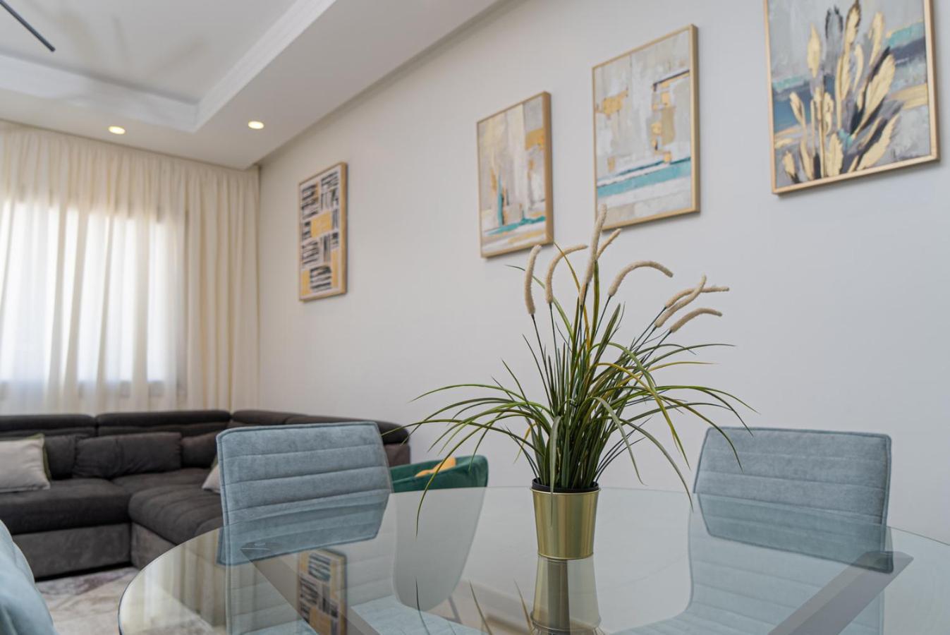 Welcome To Casa Luxe 3 King Beds Near Cfc & Tram 公寓 *